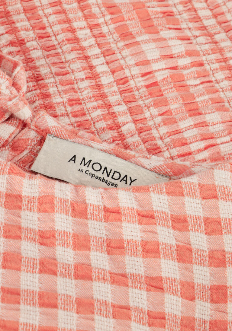 A MONDAY IN COPENHAGEN roze a monday in copenhagen top emilia top