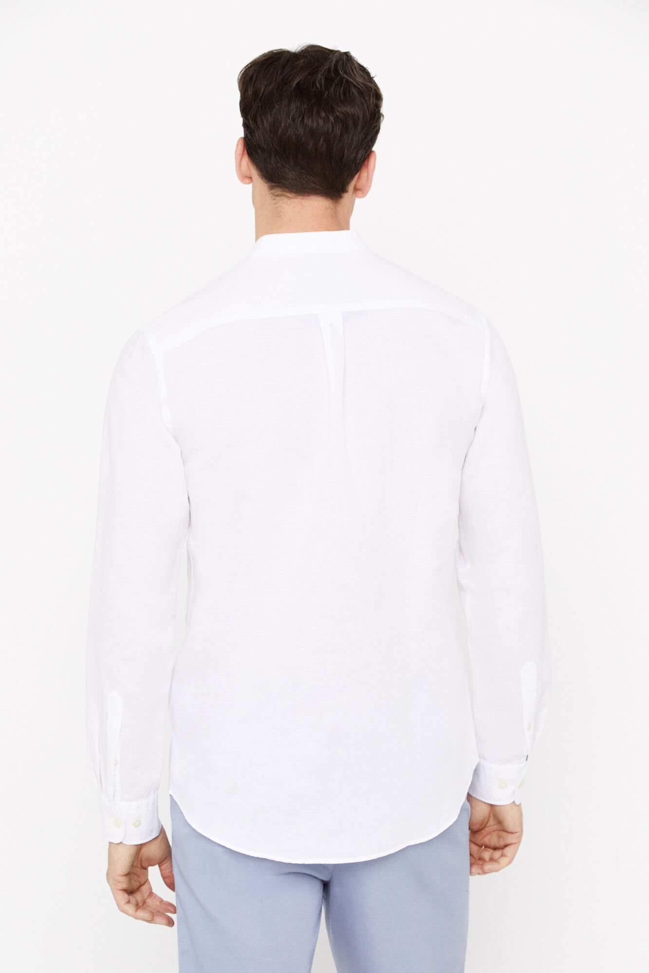 Camisa de algodão e linho com gola Mao - Branca