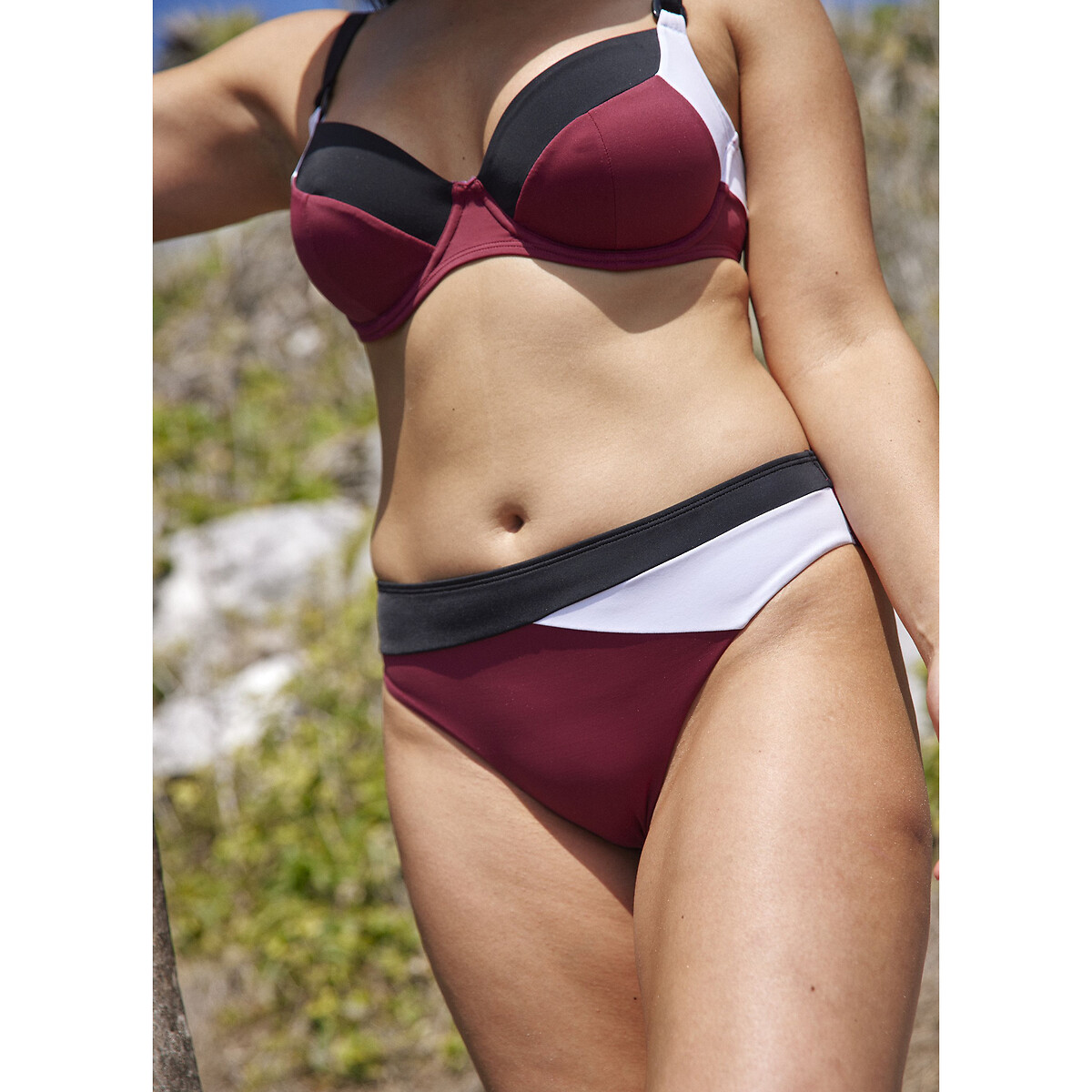 SANS COMPLEXE<br>Bikini-BH Além da Praia