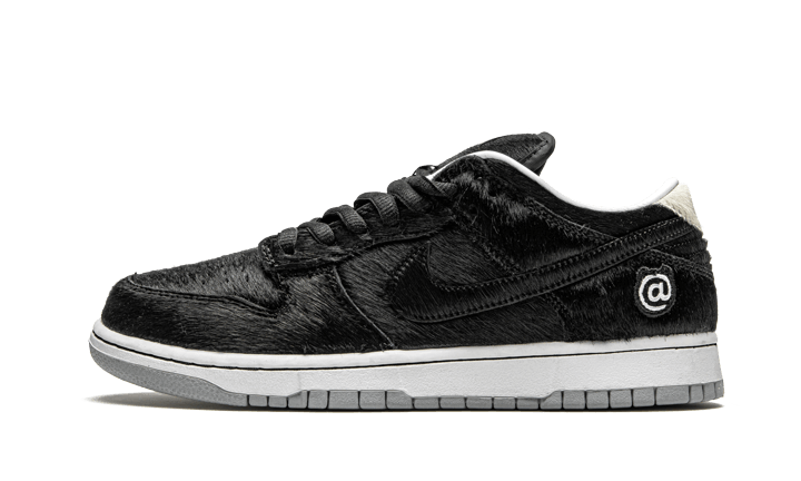 Nike SB Dunk Low BE@RBRICK Medicom Toy