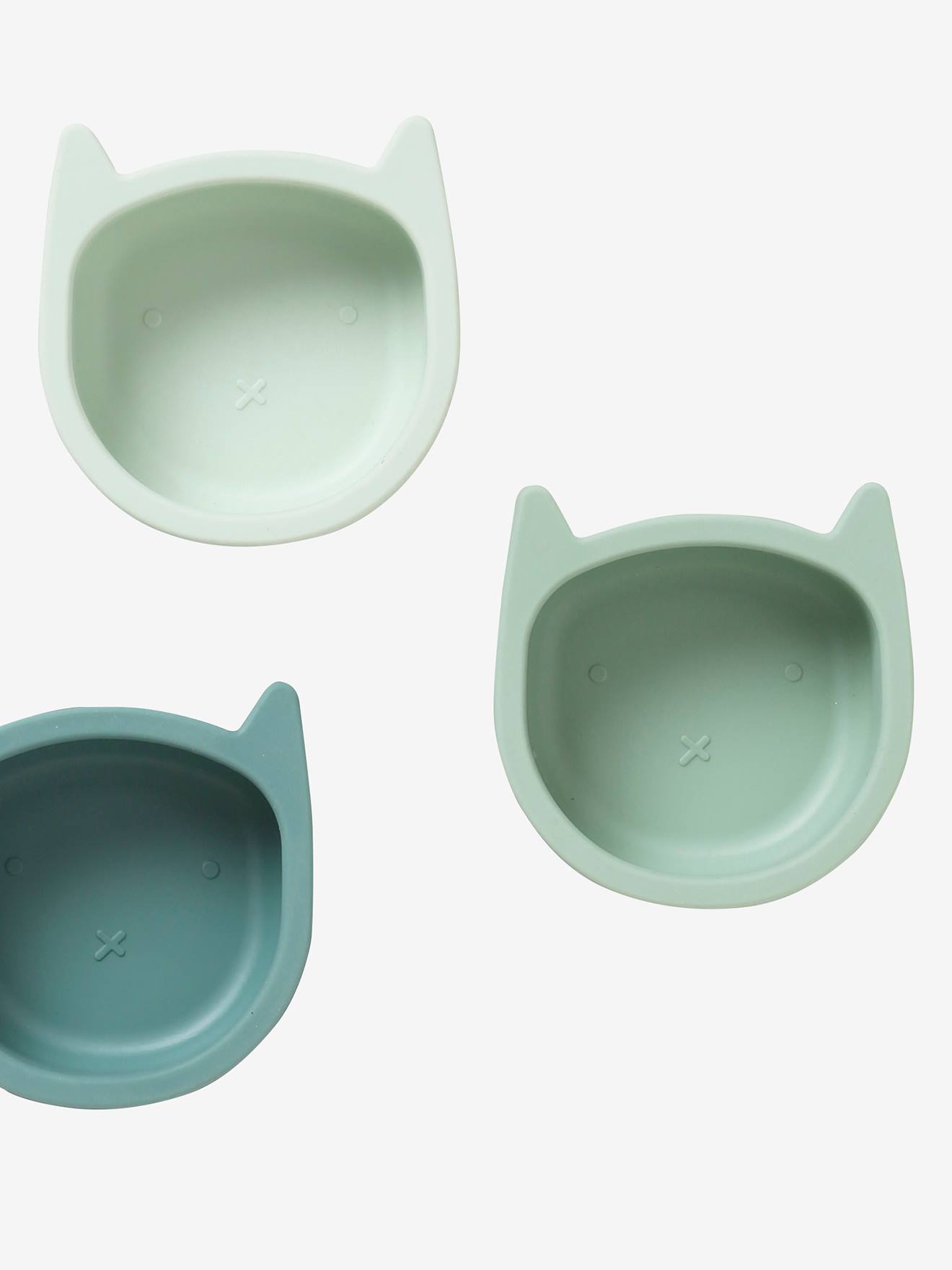 Conjunto de 3 tigelas de silicone lisas verde-claras para gatos.