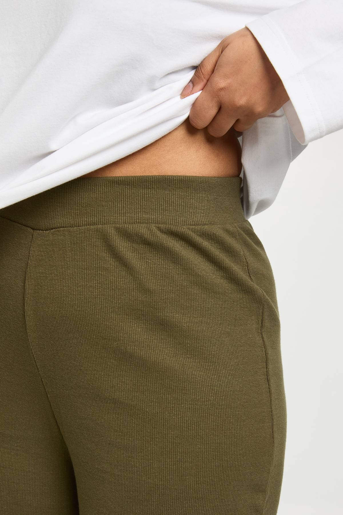 boohoo Pantalon Droit Côtelé Basique Grande Taille