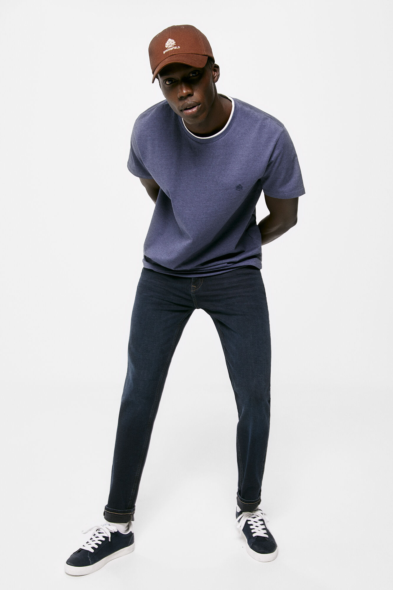 Calça jeans slim fit, lavagem azul-clara escura
