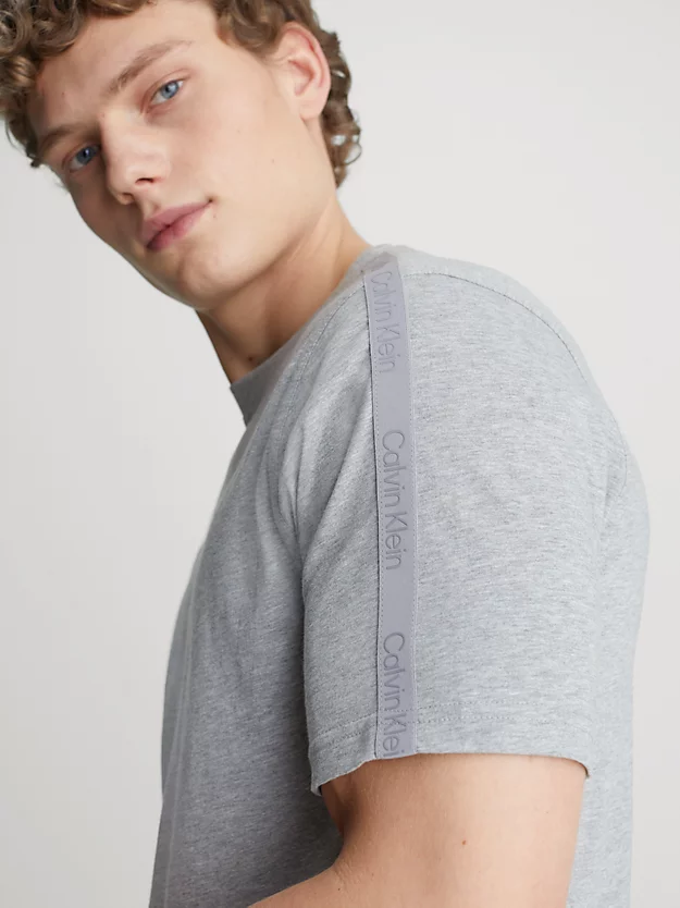 Camiseta de academia