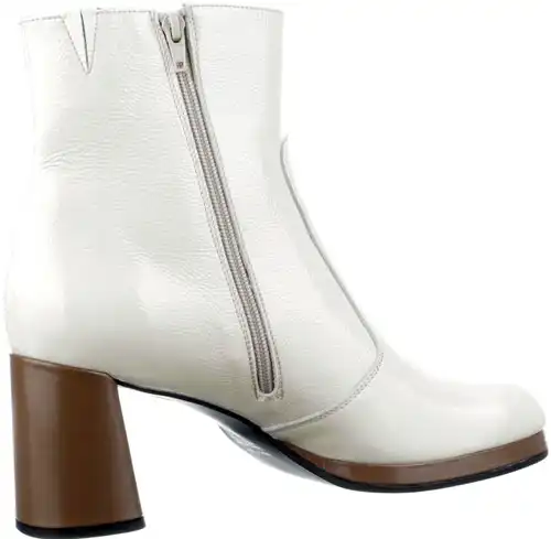 Oban Roberto d'Angelo beige lak - maat 43 enkellaars beige lak - maat 43 Calandschoen