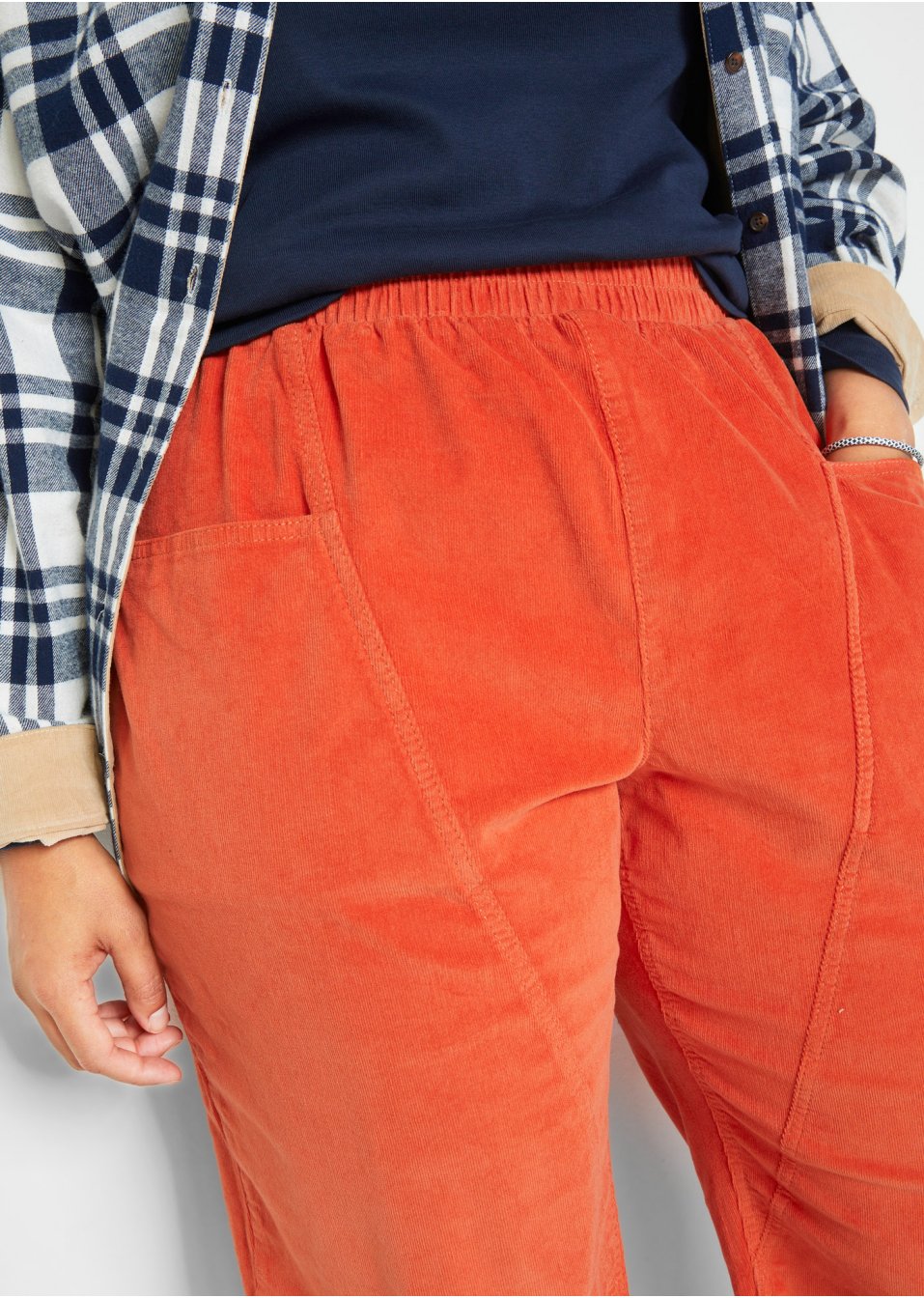 Pantalon confortable en velours côtelé avec grandes poches et taille élastiquée