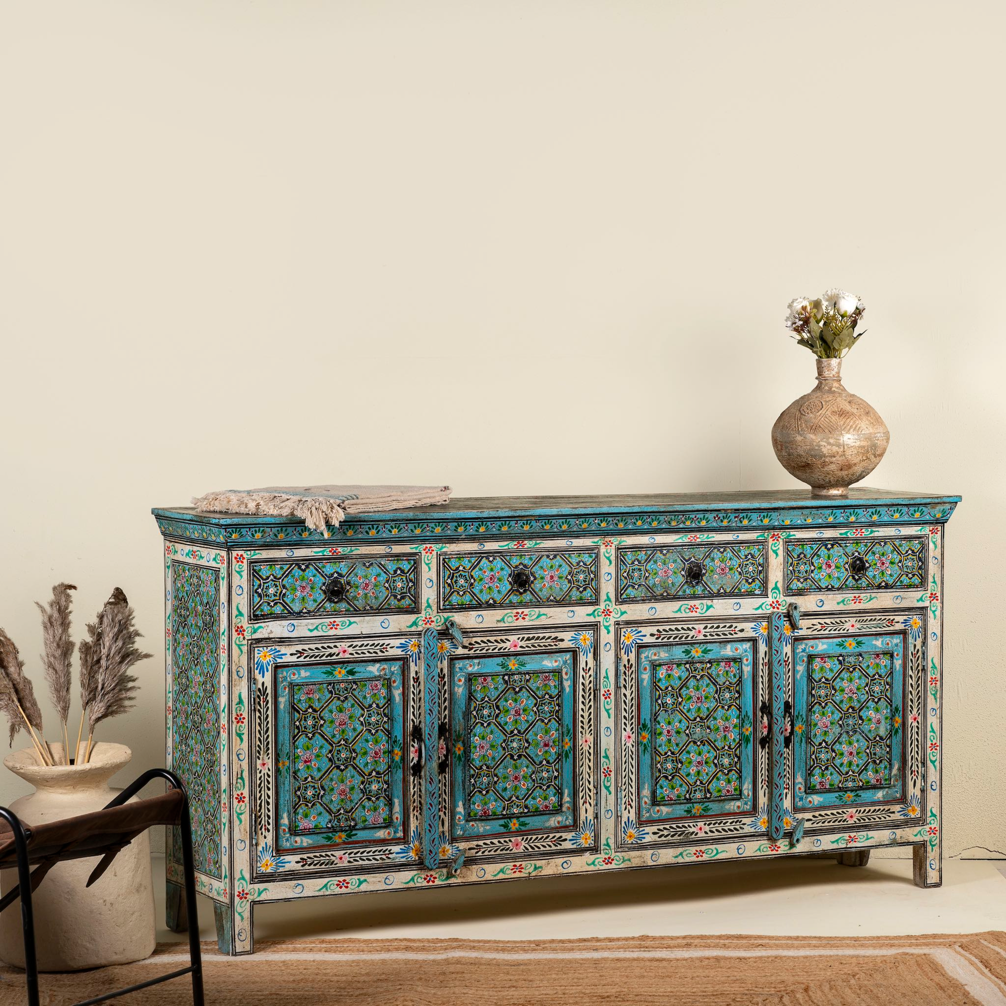 Dressoir Lekha #1