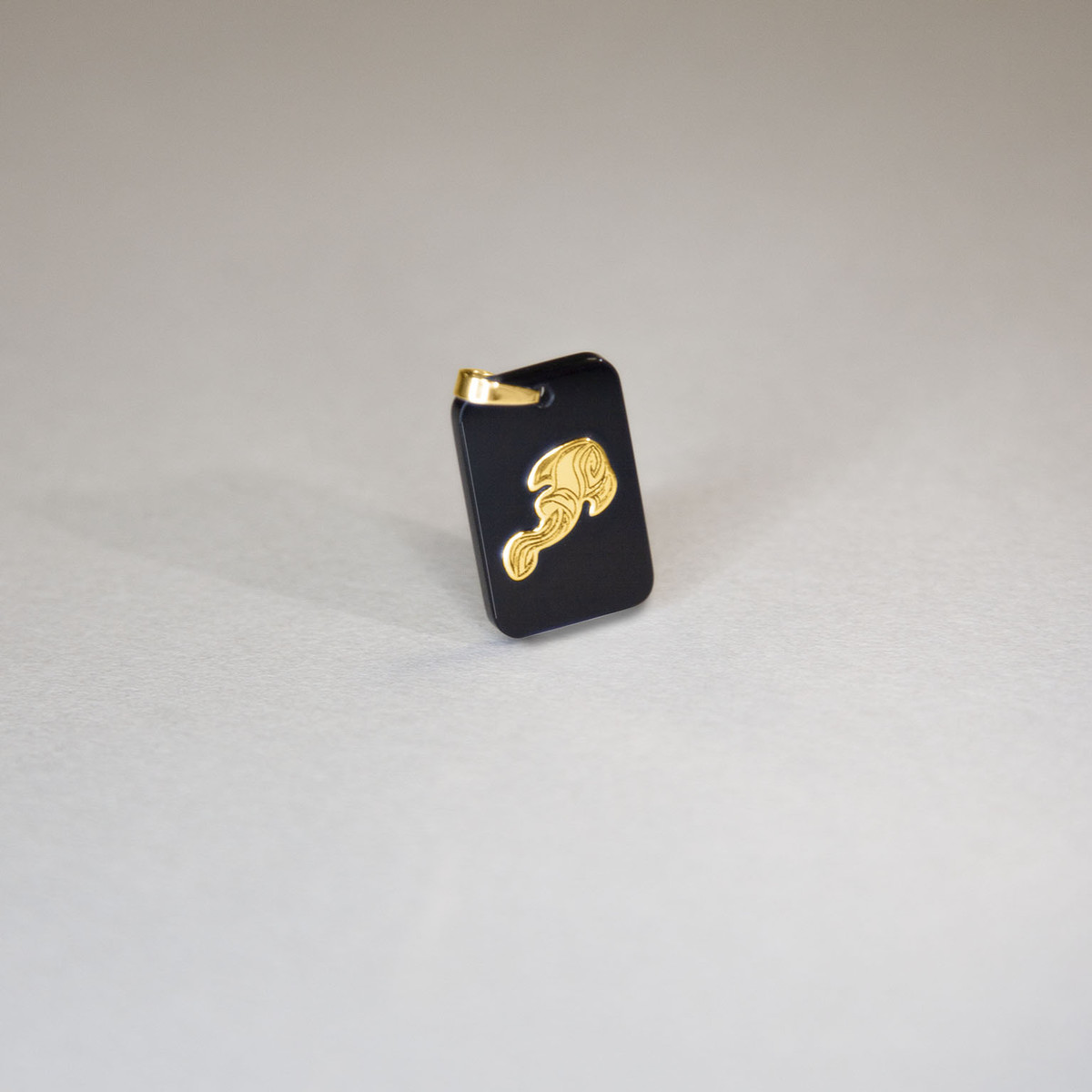 Pendentif or jaune 375 zodiaque verseau onyx noir