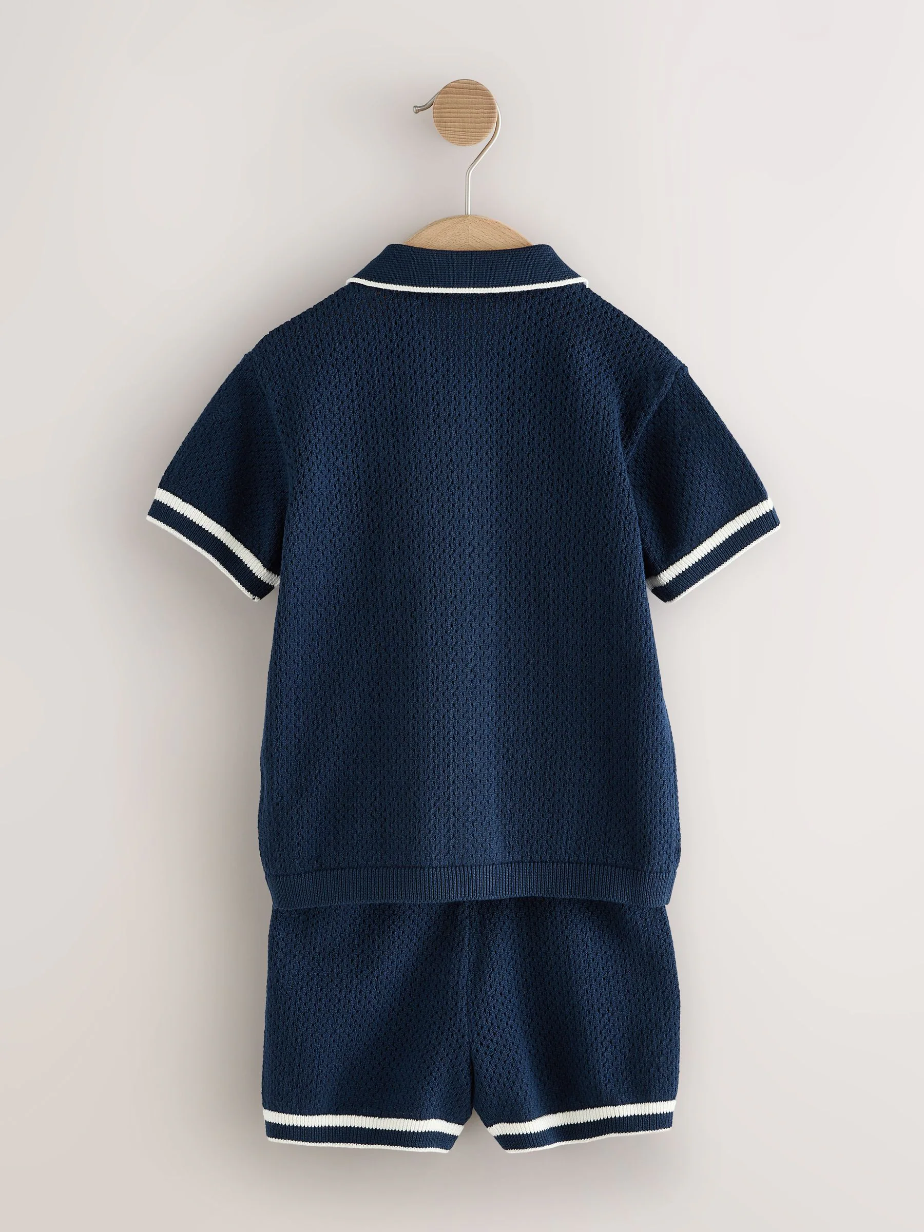 Donkerblauw - Set van gebreid poloshirt met textuur en reverskraag en shorts (3mnd -10jr)