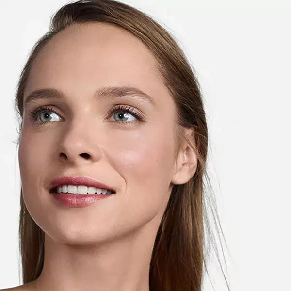 Base iluminadora Clinique Even Better Glow FPS 15, cor 28 Ivory, 30ml