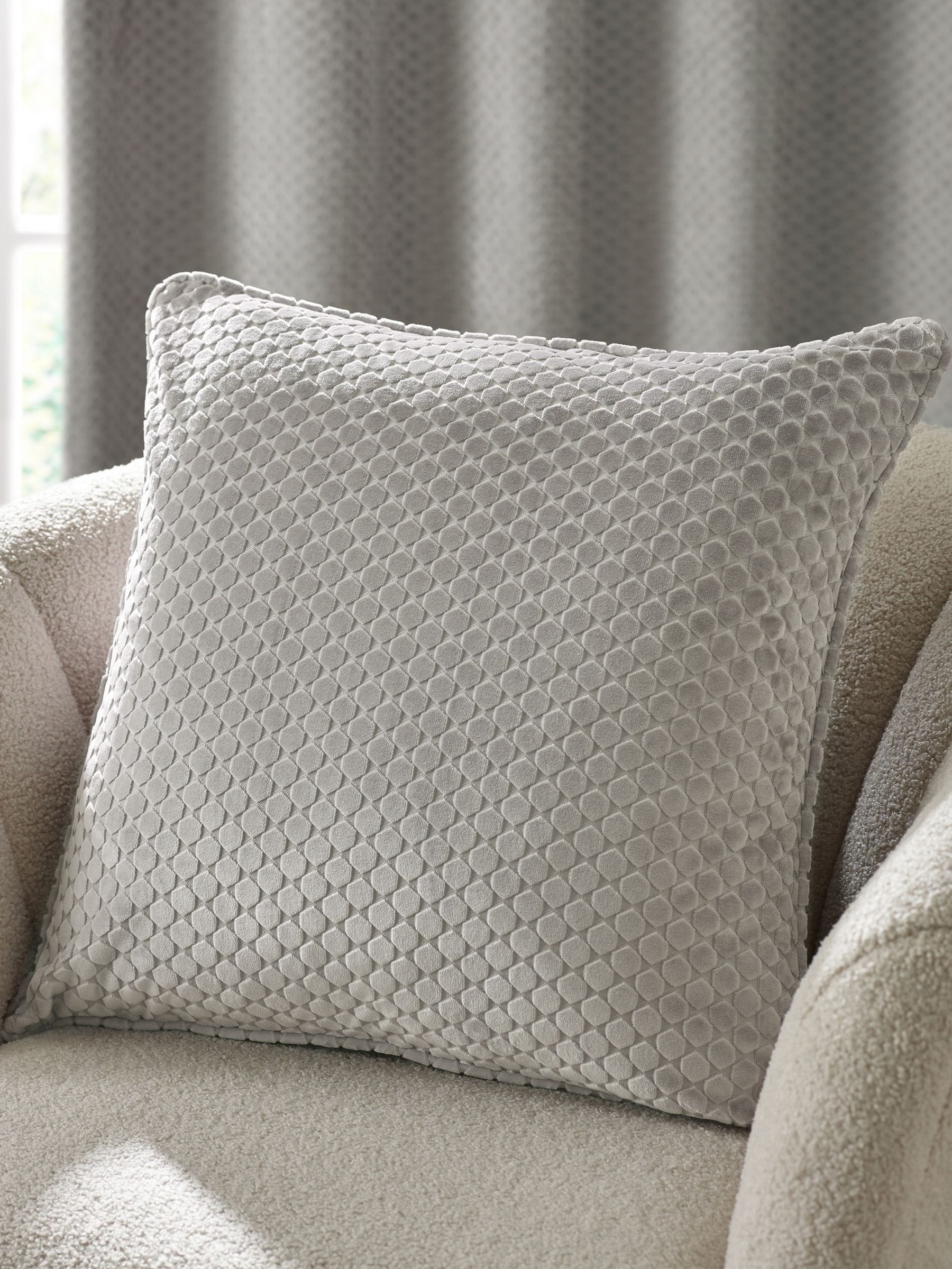 Paoletti Crushed Velvet Cushion