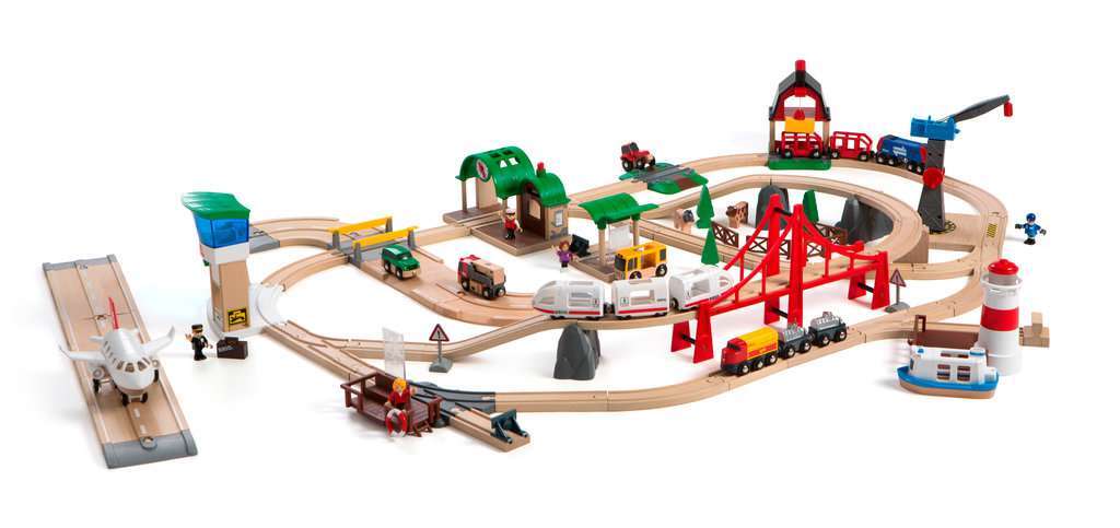 BRIO Spiel Großes Premium Set in Kunststoffboxen