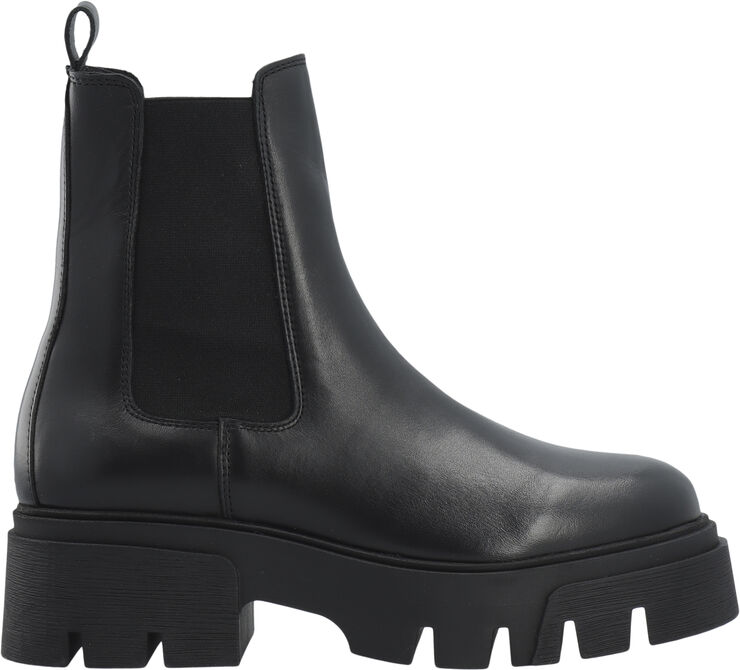 Bianco Tini Chelsea Boot #L Black