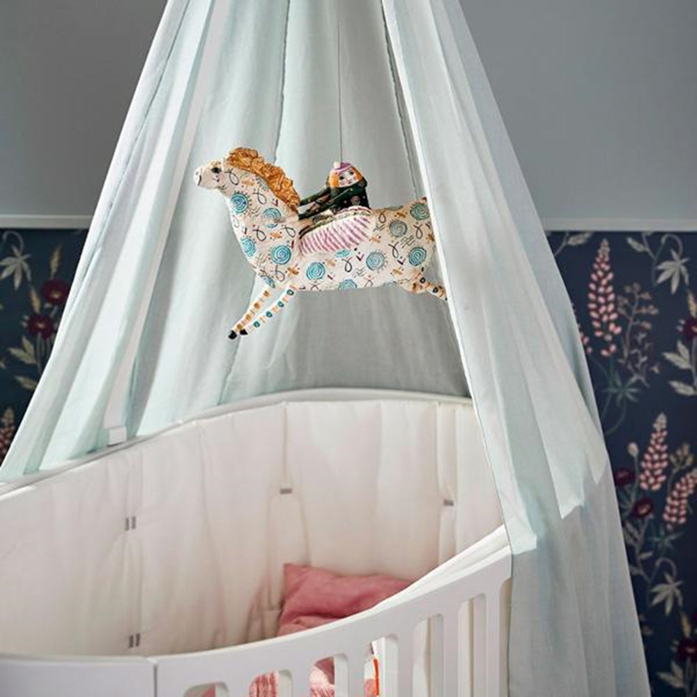 Køb Leander Quilted Sengerand til Babyseng Snow