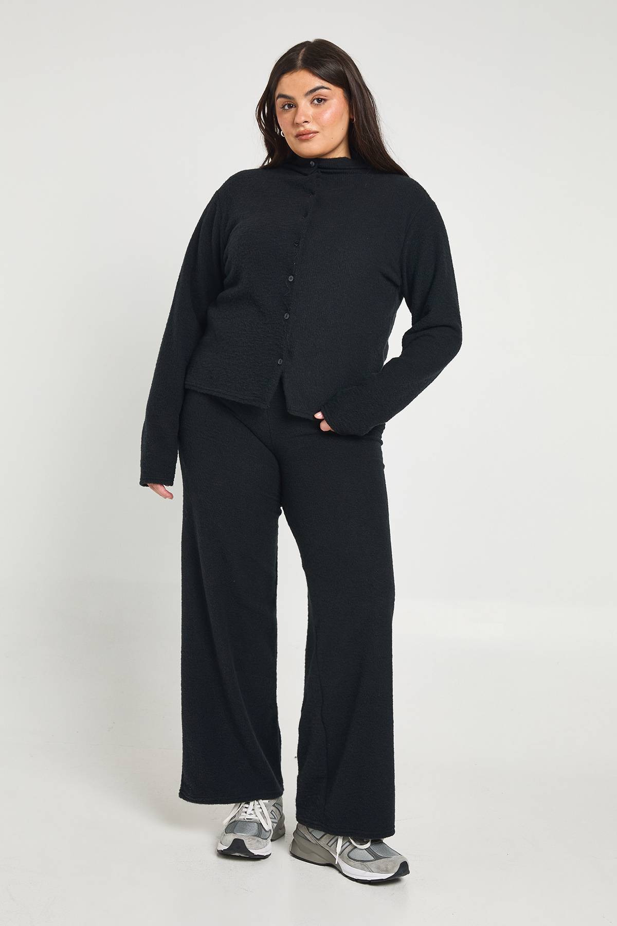 boohoo Ensemble Grande Taille Col Montant Boutonné Maille et Pantalon Coordonné