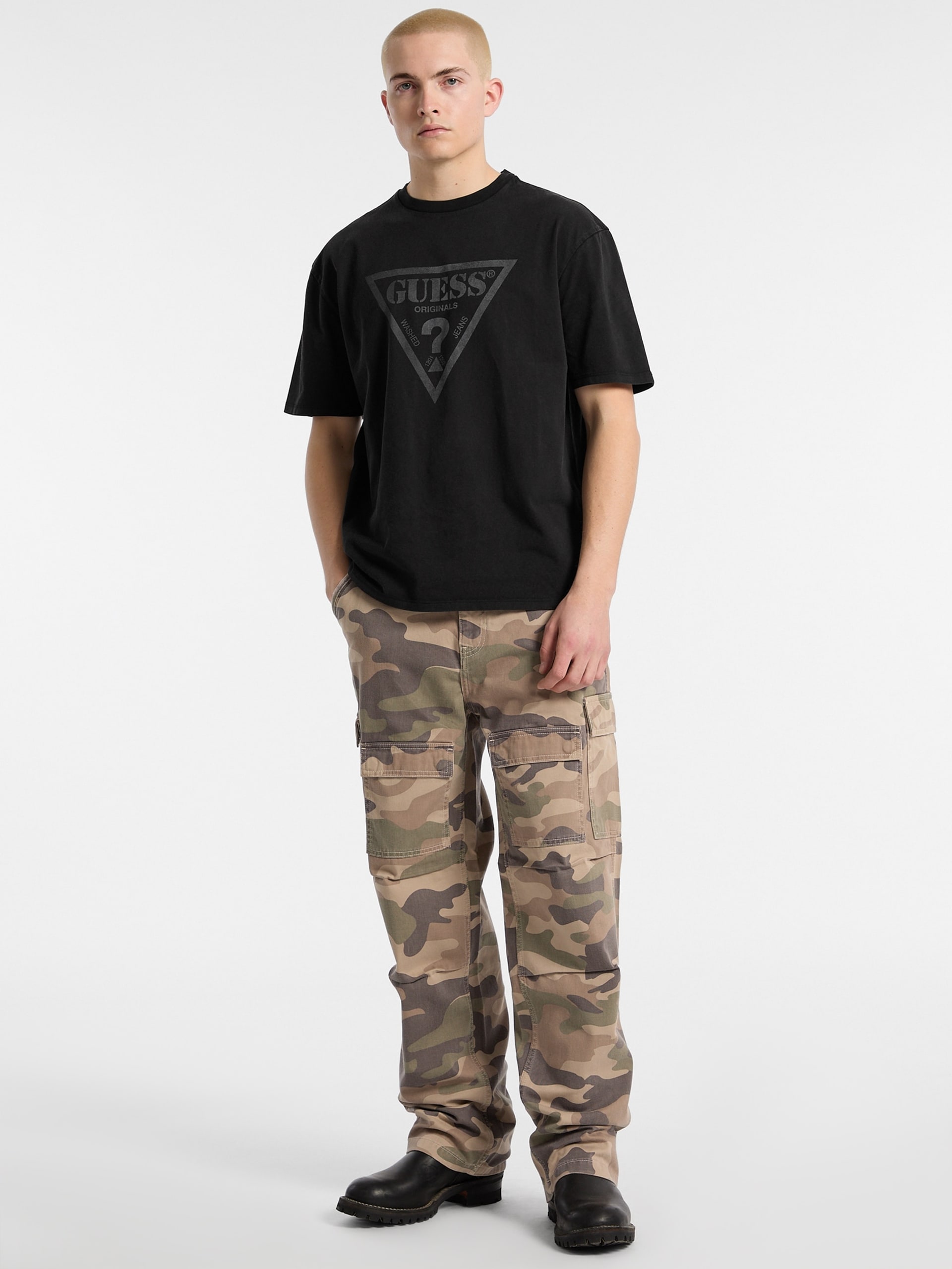 Calça Cargo Camuflada Eco GUESS Originals em Sarja