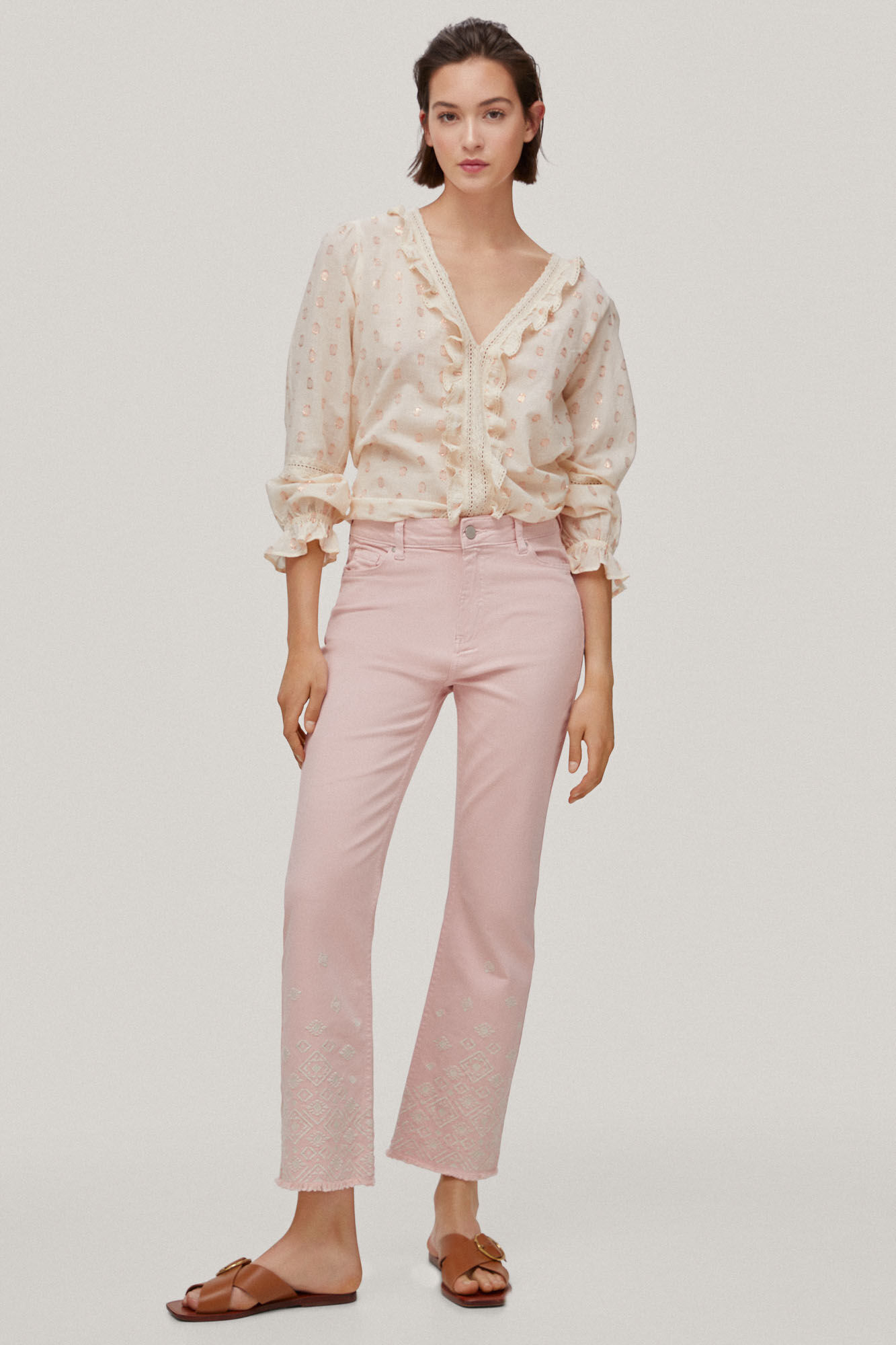 Calça jeans flare com 5 bolsos e bordado - Rosa