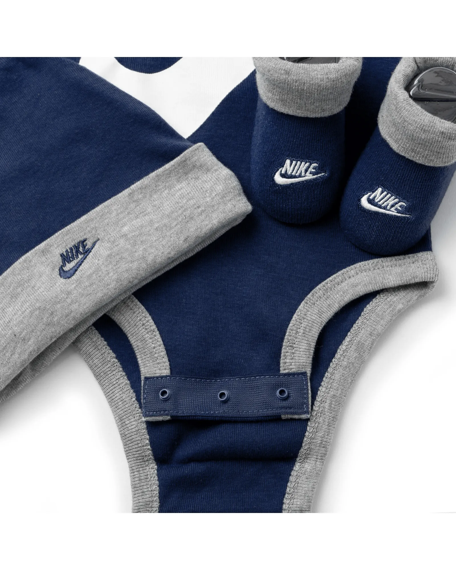 Nike FUTURA LOGO HAT/BODYSUIT/BOOTIE 3 PIECE