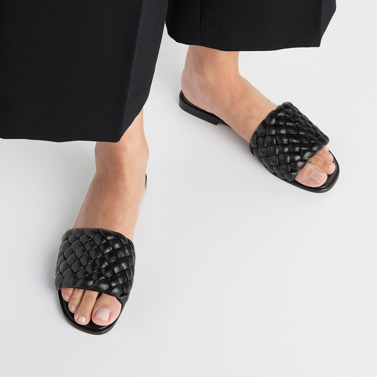 Flattered Mules en Cuir Minou noires