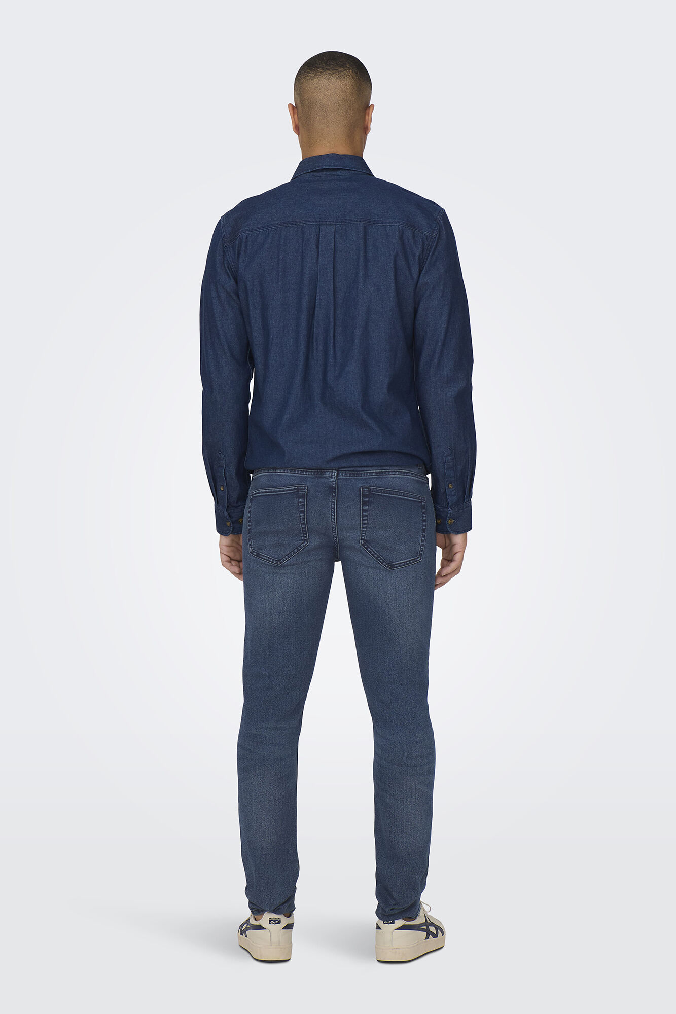 calça jeans slim fit com 5 bolsos
