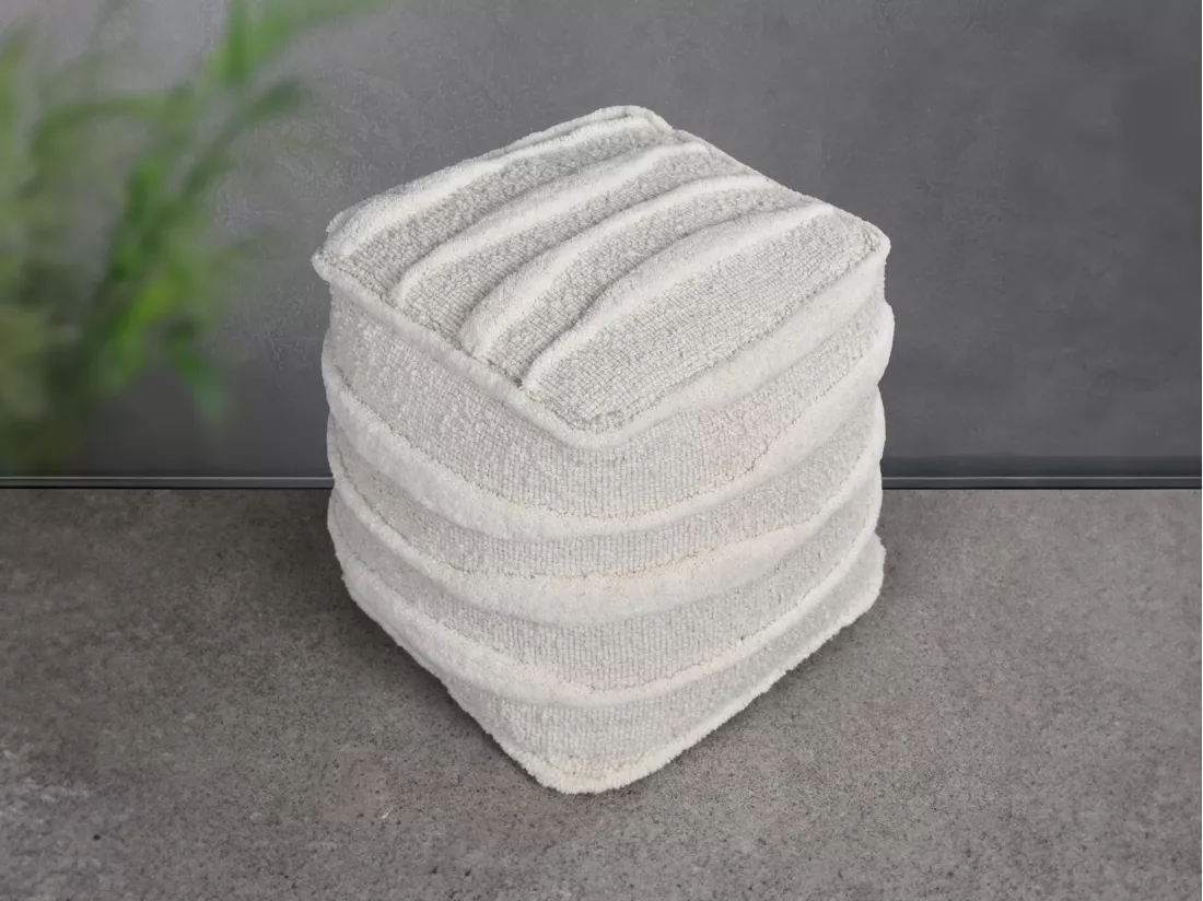 Pouf carré en laine tufté ivoire LESTARIO