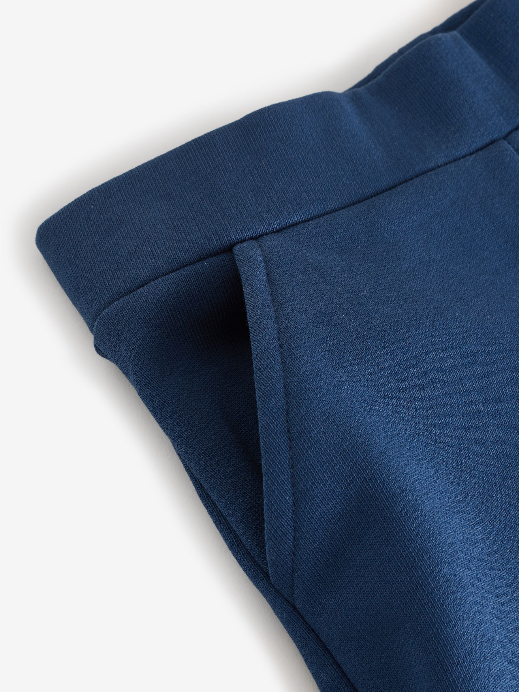 smALLSAINTS Tierra set van T-shirt en sweatshorts voor jonge jongens, van 100% katoen
