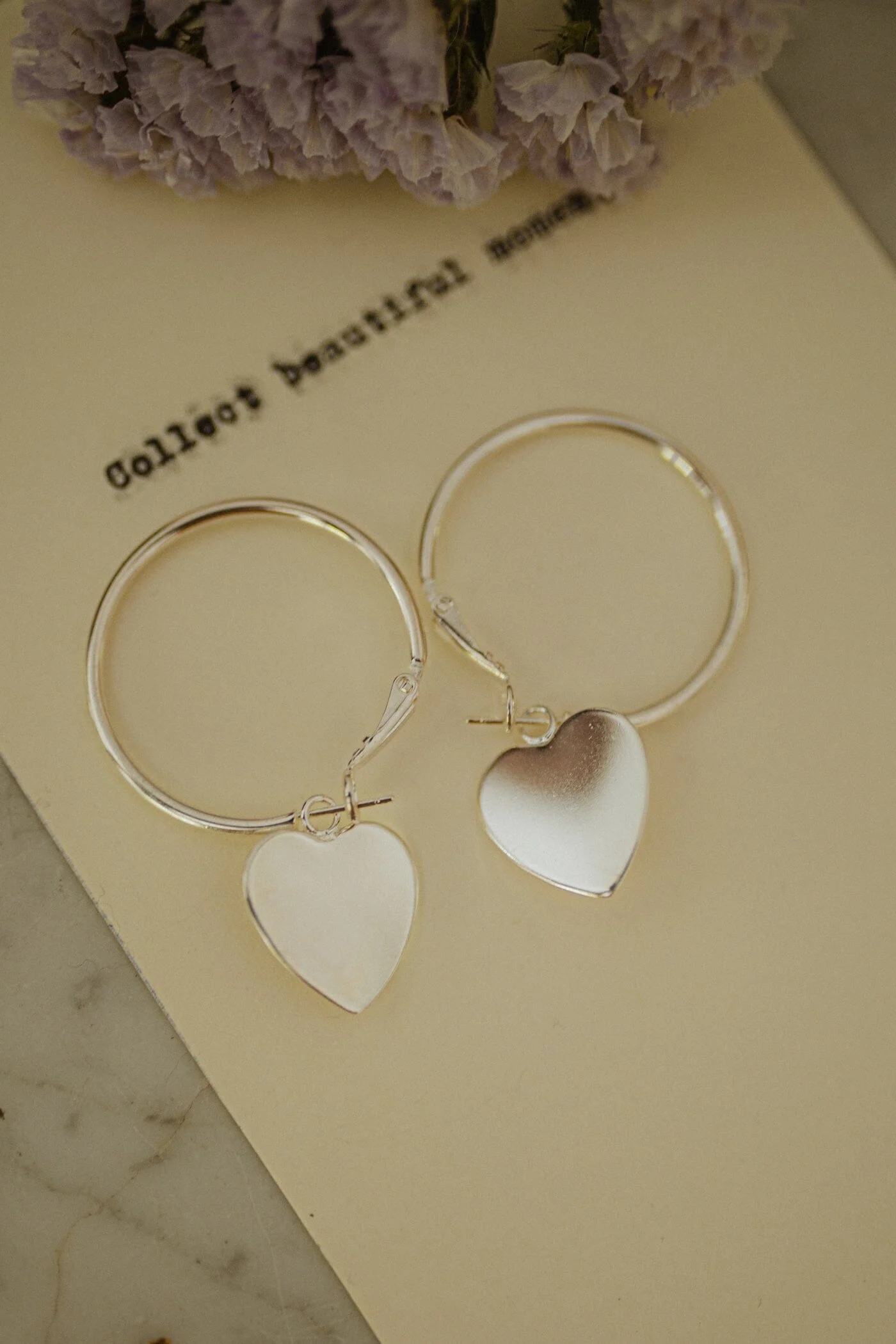 APHRODITE - Petites boucles d'oreilles créoles coeurs doré à l'or fin | Argent