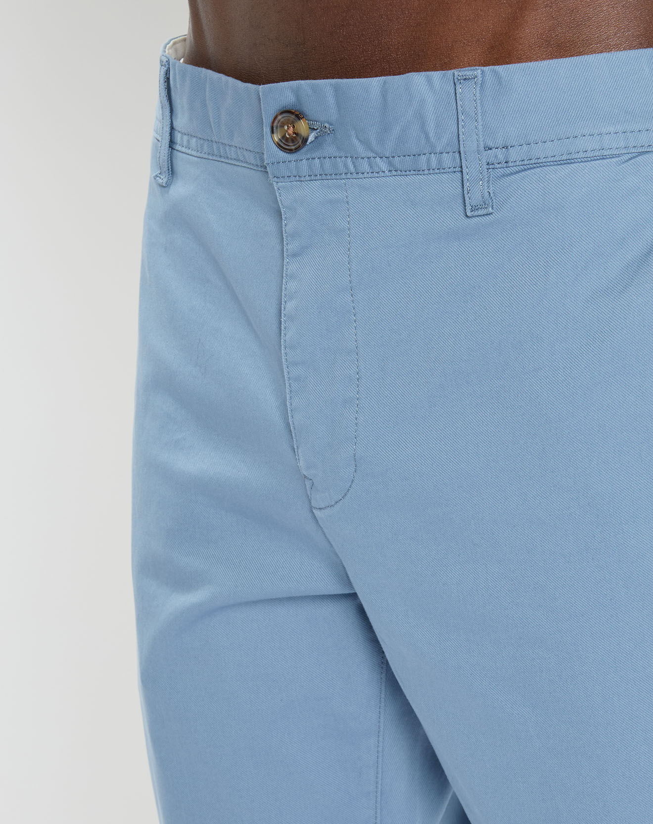 Scotch & Soda Pantalon Chino Super Slim Fit en Coton Bio mélangé Stretch bleu ciel