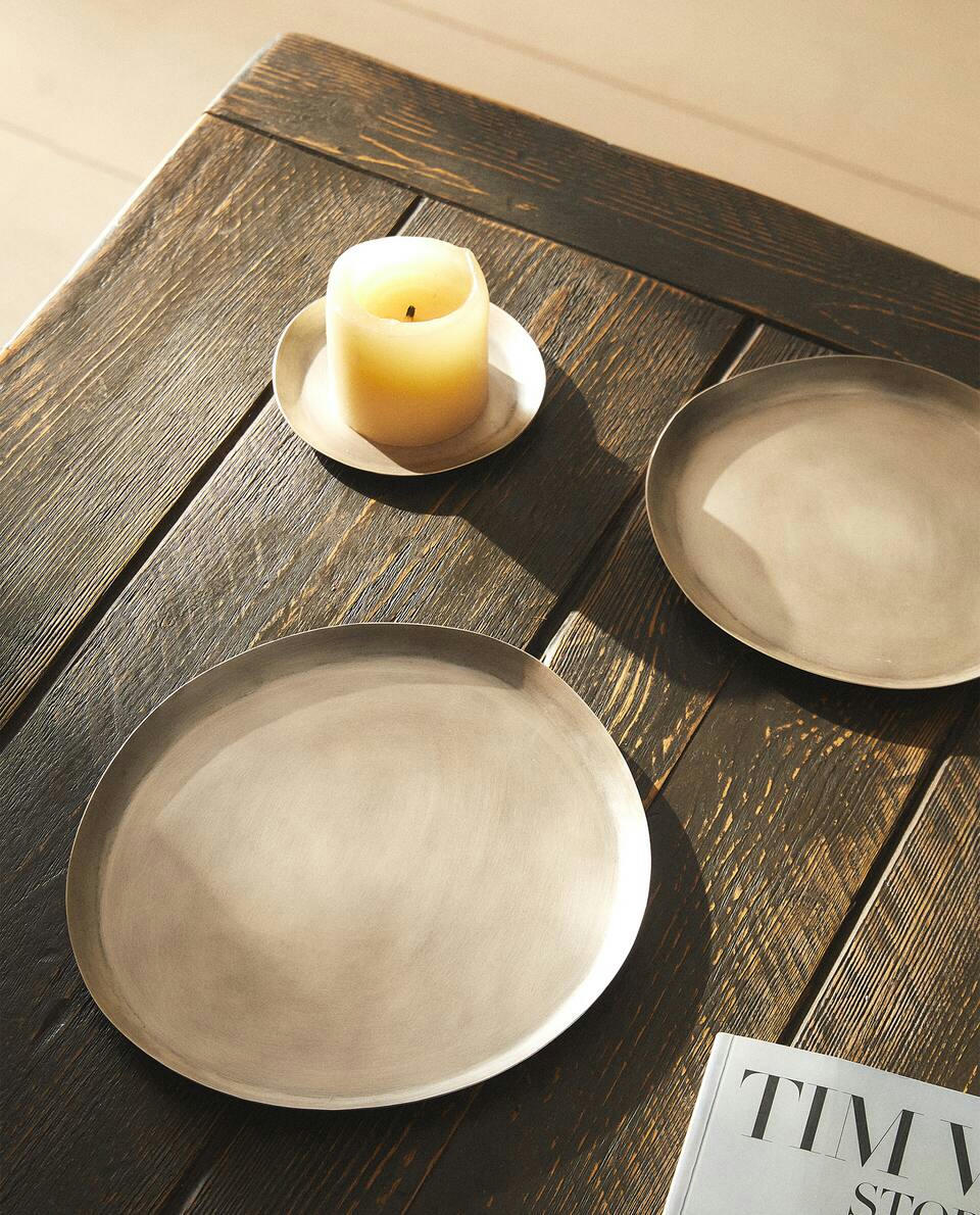 BANDEJA DECORATIVA DE METAL IRREGULAR