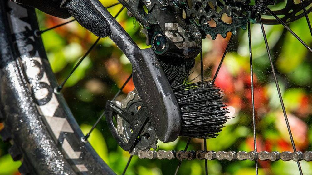 Muc-Off Tyre & Cassette Bürste kaufen | Bike-Discount