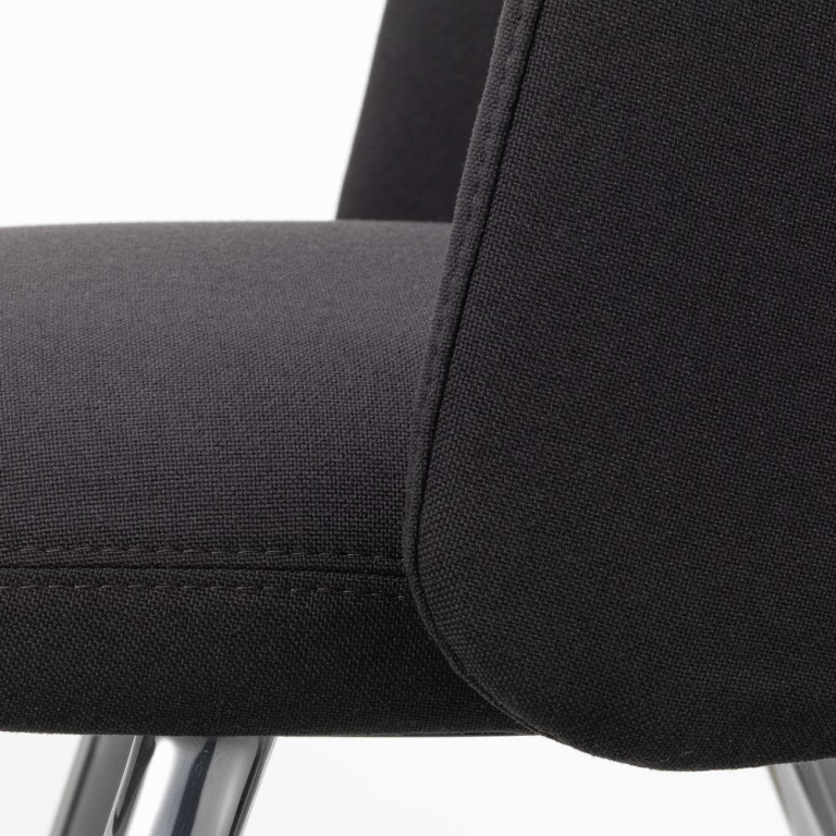 Vitra Mikado Side Chair stoel eiken onderstel Ivory