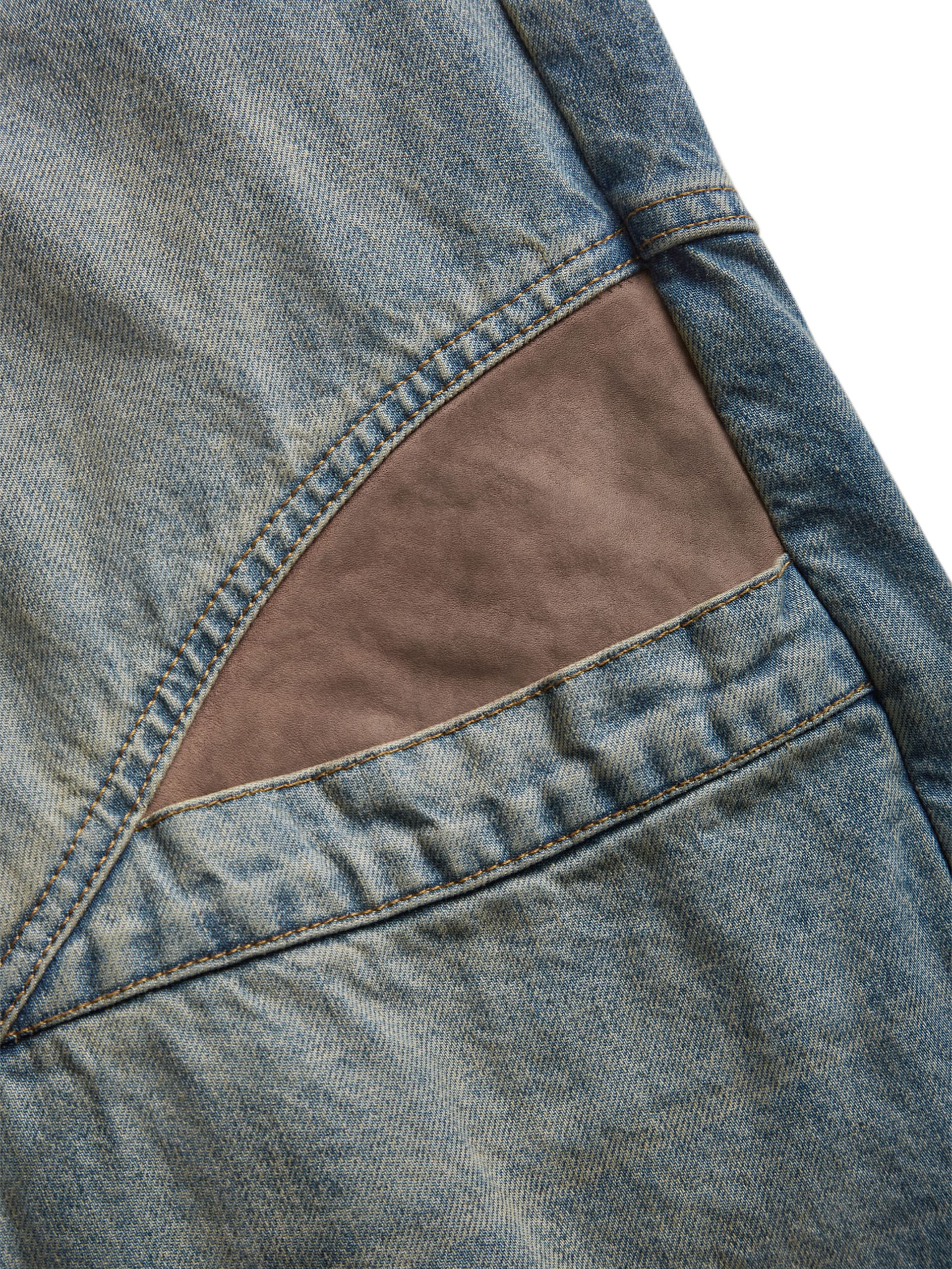 calças jeans de cintura baixa e pernas largas