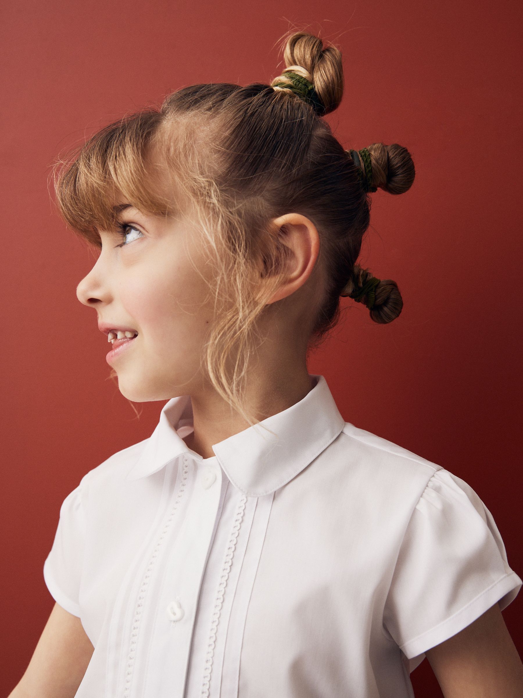 Wit - Schoolblouse met pofmouwen en kantafwerking (3-14 jr)