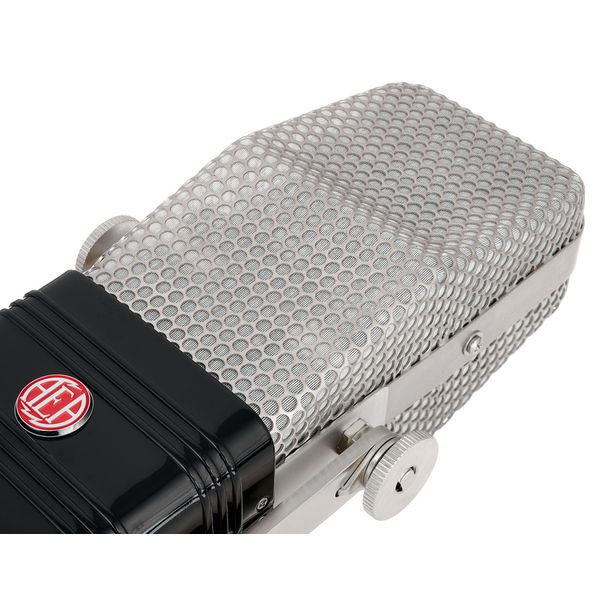 AEA R44CXE