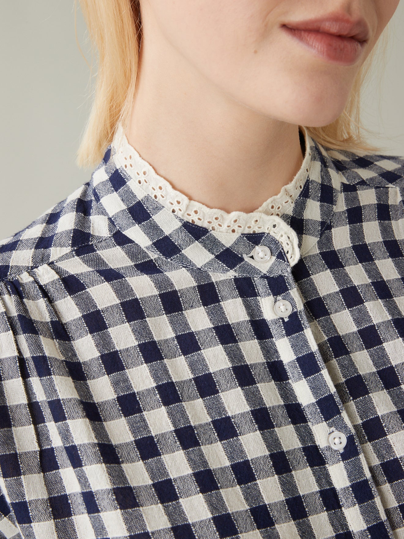Top vichy femme col brodé