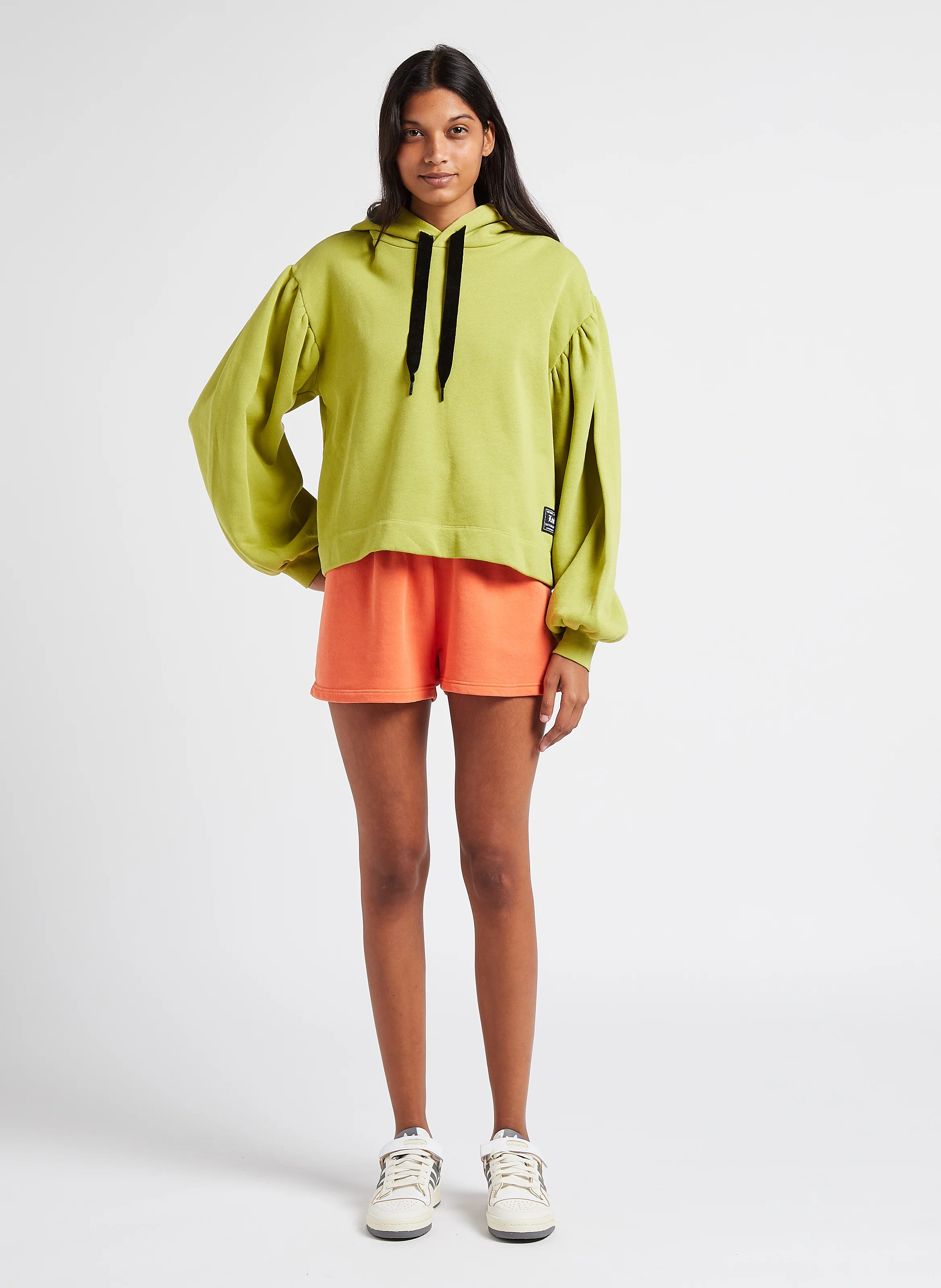 AKANE RUSCHED HOODIE - Sweat à manches ballon en coton| Vert