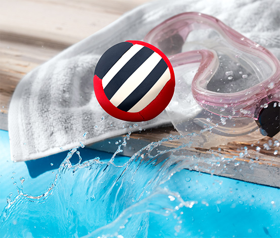 Hüpfender Wasserball