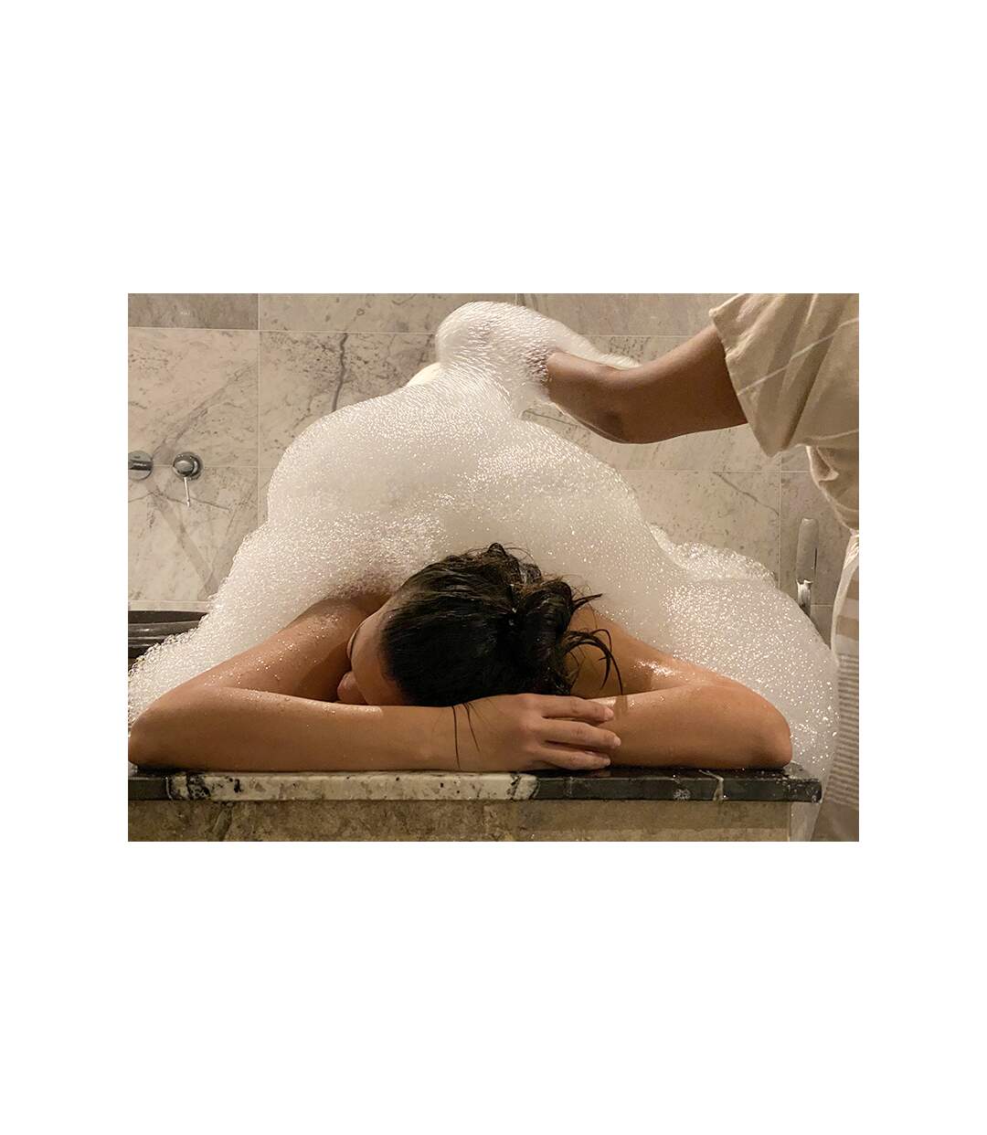 Détente en duo à Bagnolet : gommage et accès au spa avec piscine, hammam et sauna - SMARTBOX - Coffret Cadeau Bien-être
