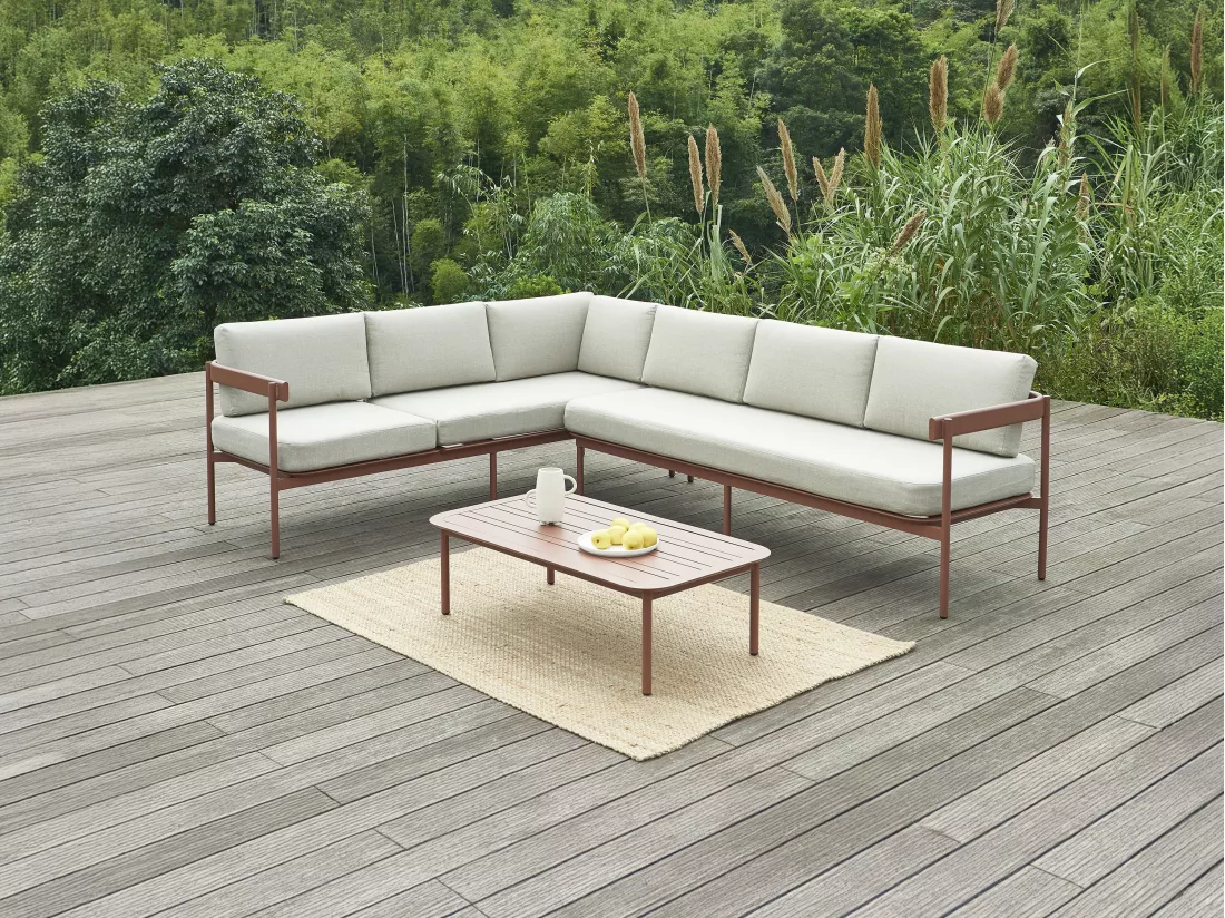 Salon de jardin modulable en aluminium : 1 canapé d'angle relevable + 1 table basse - Terracotta et coussins beige - LASTON de MYLIA