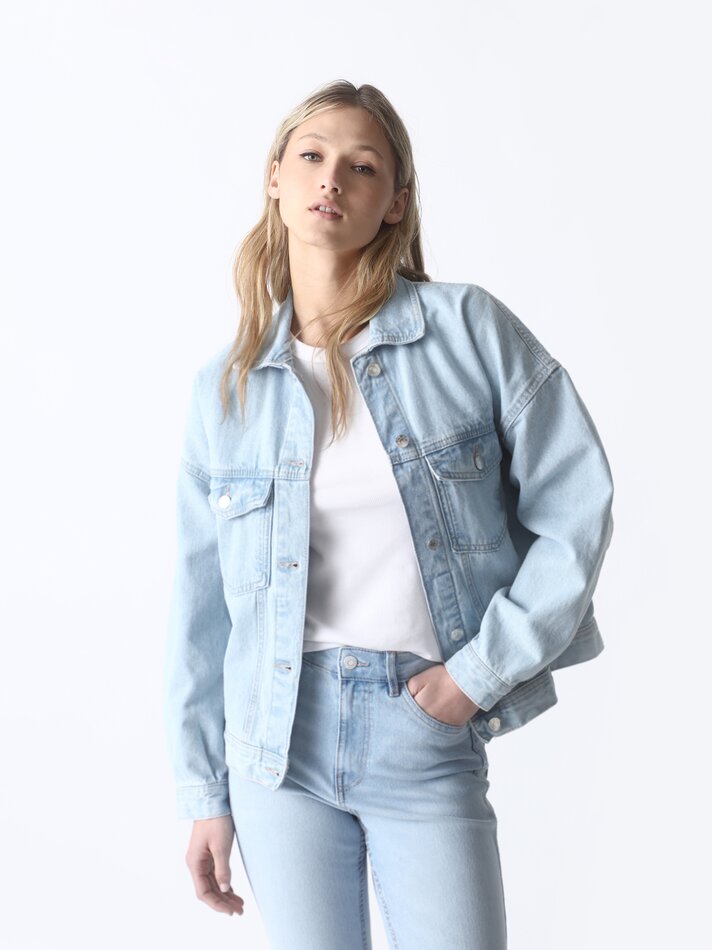 Calça jeans flare curta - Azul claro