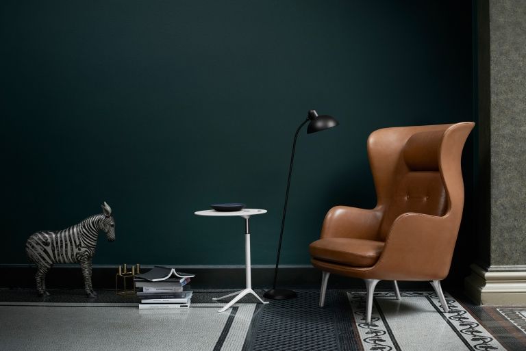 Fritz Hansen Little Friend verstelbare bijzettafel met laminaat tafelblad wit 45