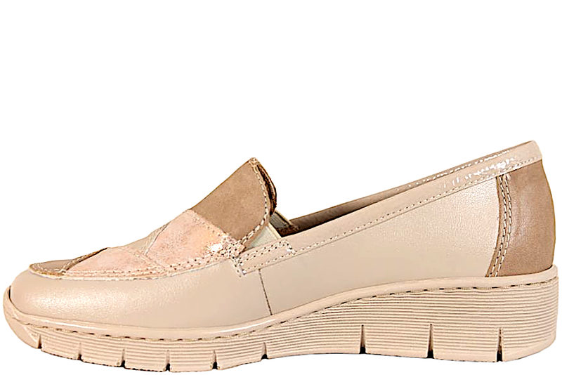 RIEKER LOAFERS I BEIGE SKIND PÅ KILEHÆL