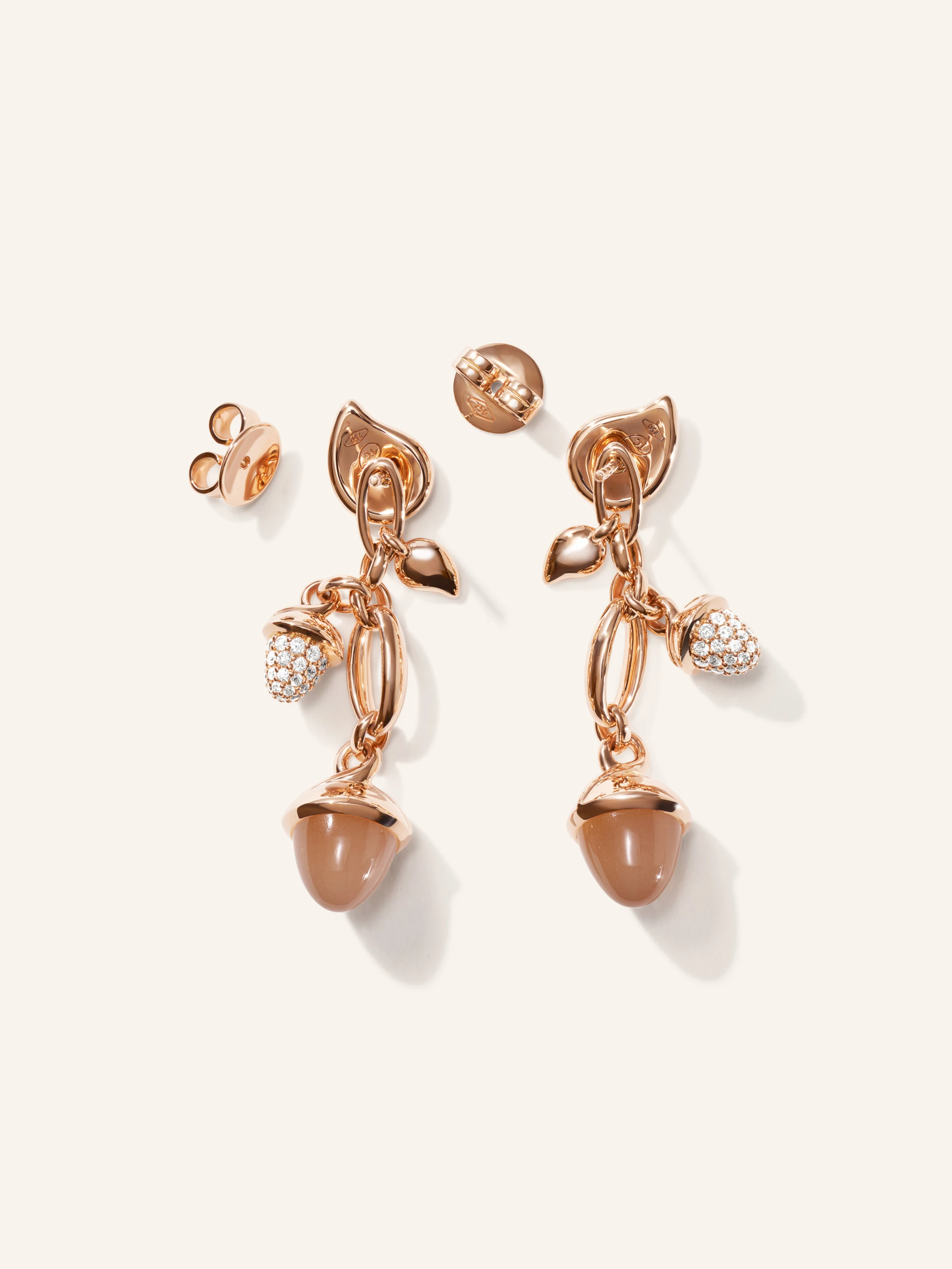 TAMARA COMOLLI Ohrringe OHRRINGE MIKADO DANGLING 2 ACORNS - 'CAMEL' WITH DIAMOND PAVÉ 18K Roségold