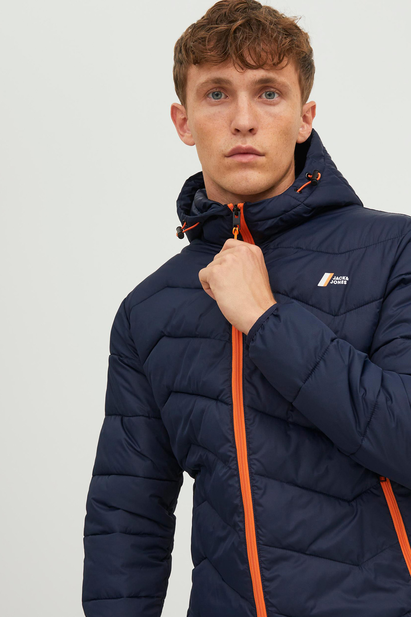 Jaqueta puffer com capuz
