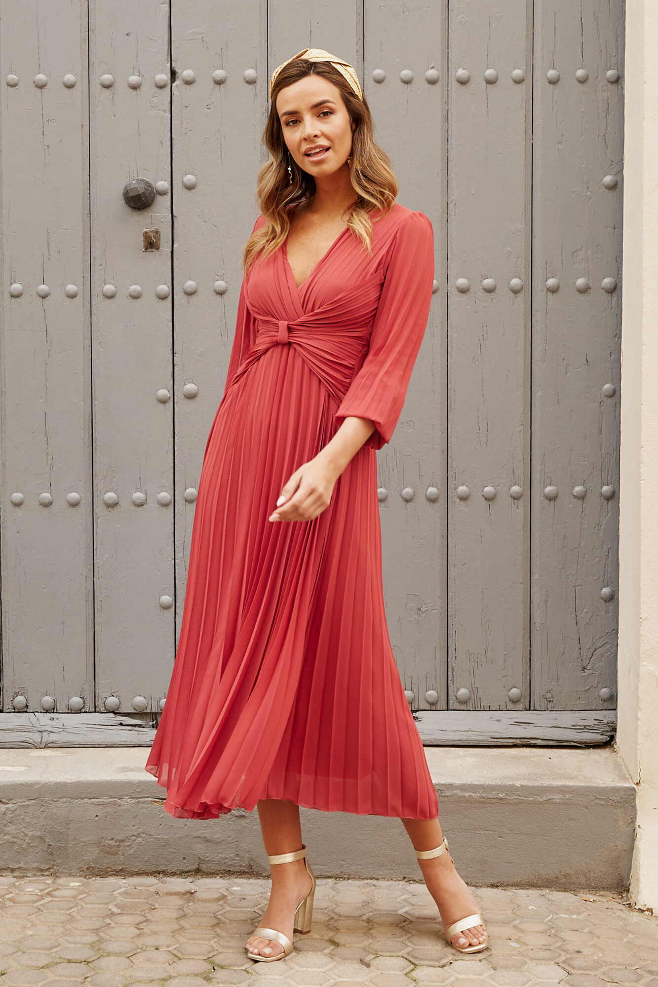 Vestido longo plissado com nó no peito - Vermelho