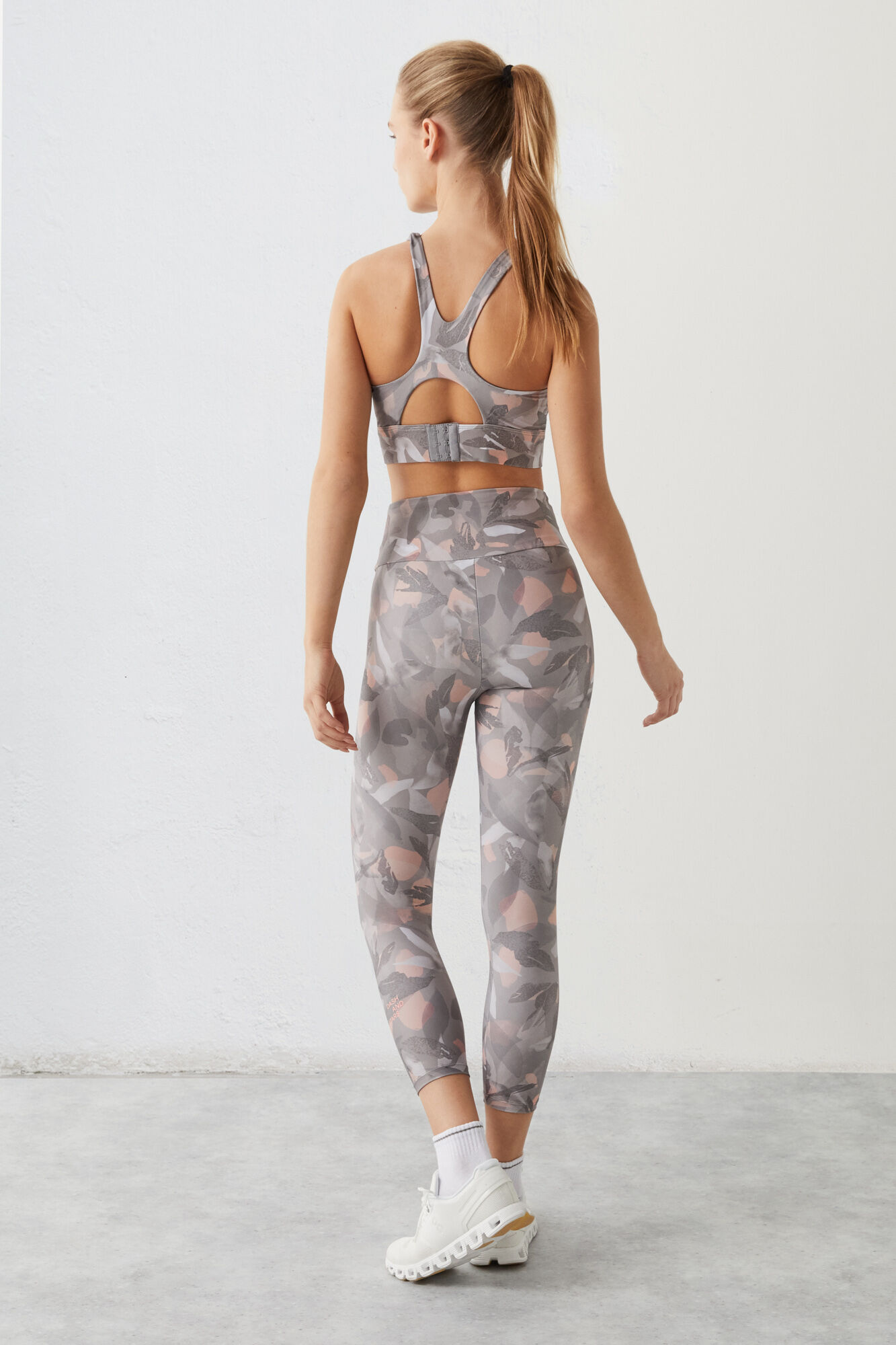 Leggings cropped flores 4D Stretch - cinza