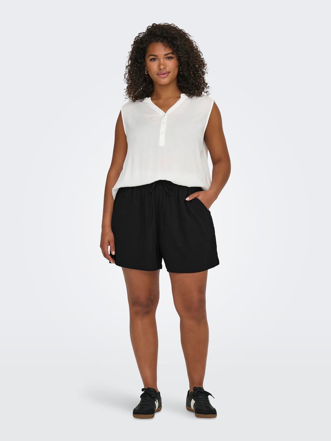 CARLUX Normal geschnitten Shorts Black