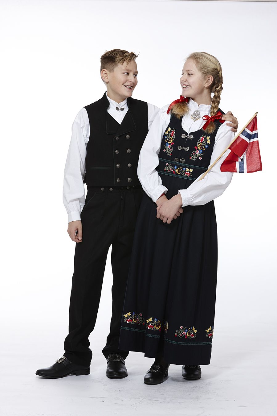 Astrid bunadsko med spenne til  dame
