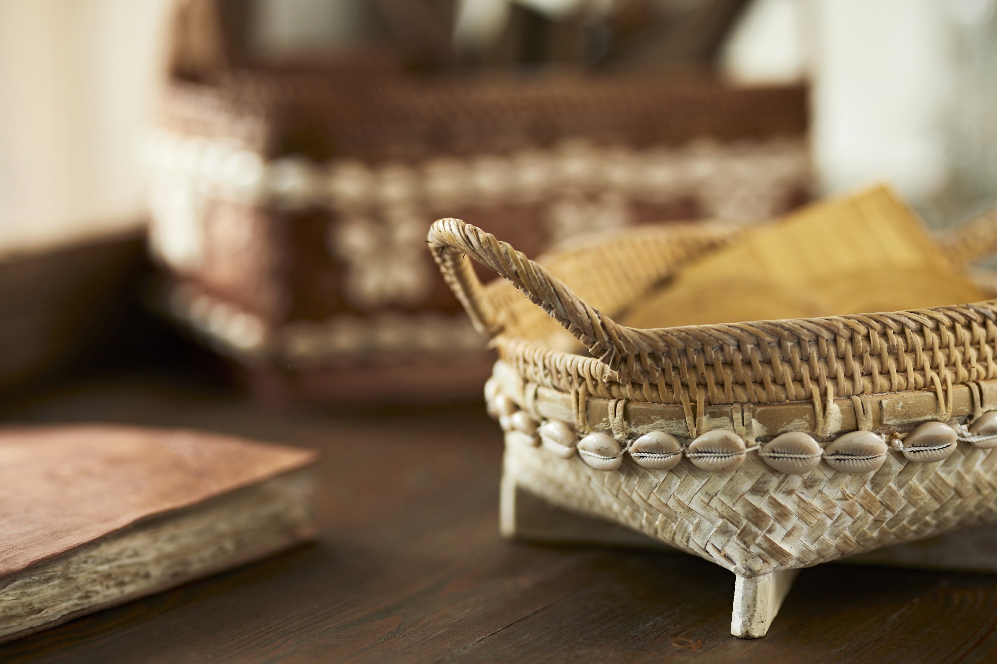 3er-Set Rattan-Körbe mit Muscheln, weiß, braun und rot von fischer's lagerhaus