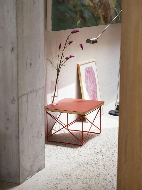 Vitra Occasional LTR salontafel multicolour rood onderstel linoleum Dark Brick